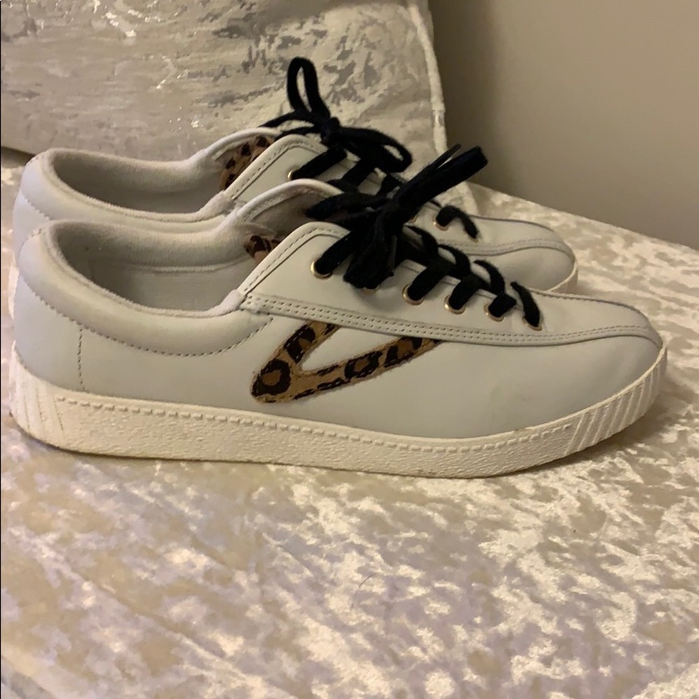 Leather Tretorns